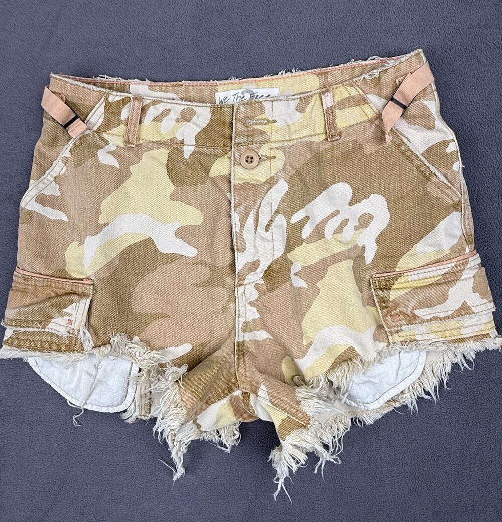 We The Free Camo Cargo Shorts Women’s 2 Y2K Frayed Cut Off Utility Festival Boho